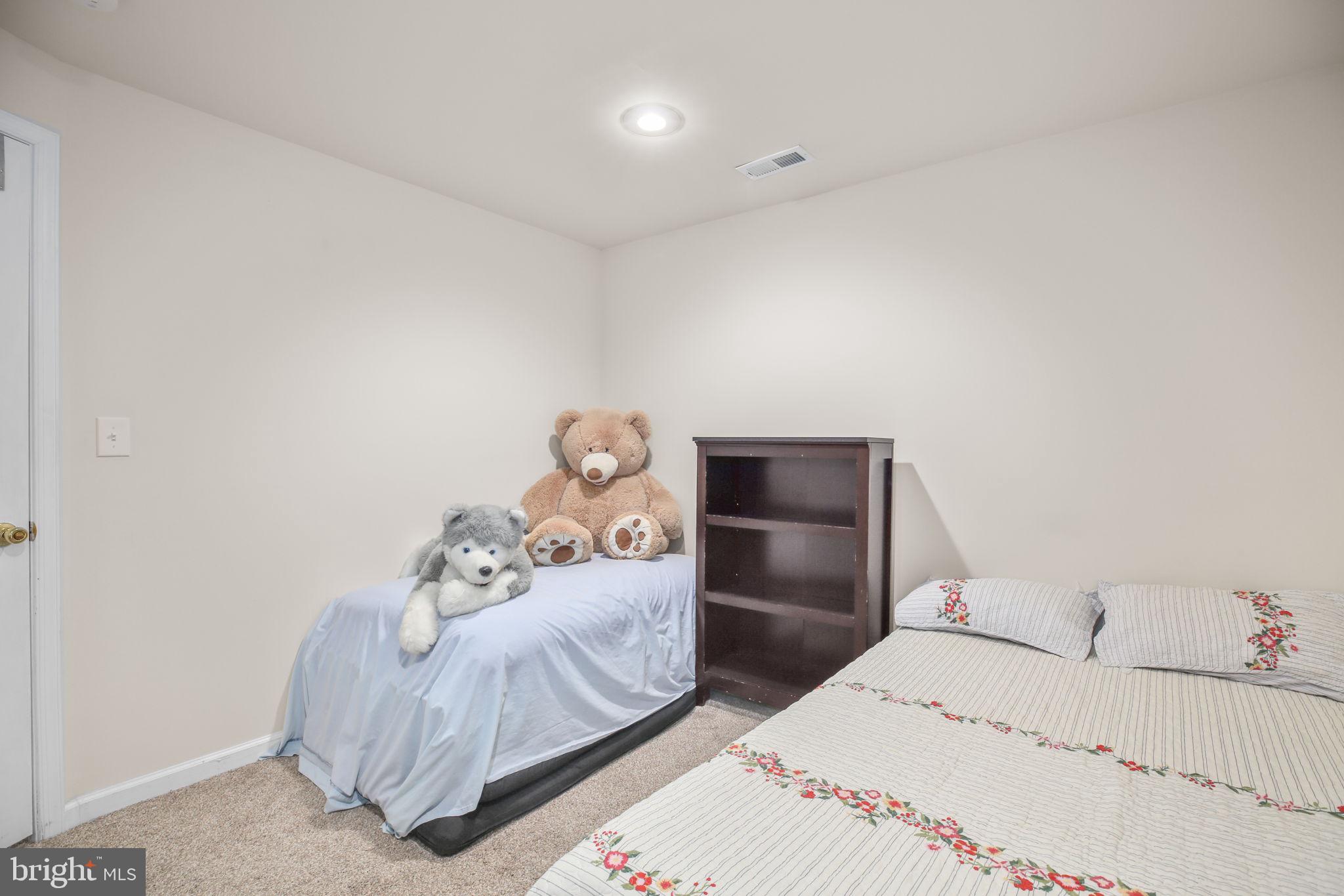 10804 TIDES COURT