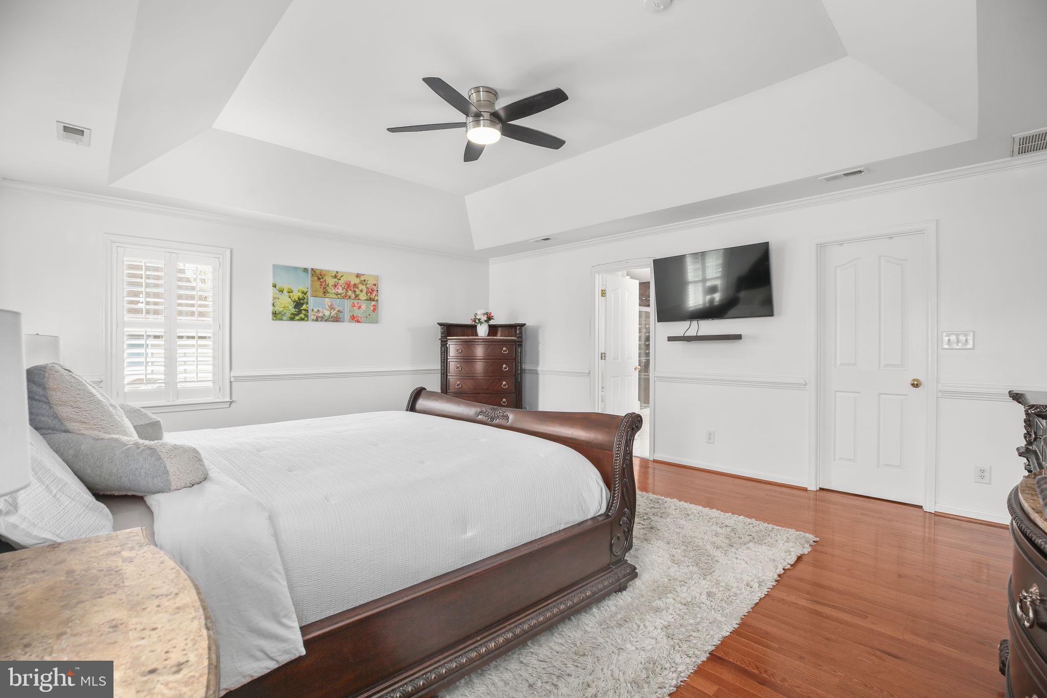 10804 TIDES COURT