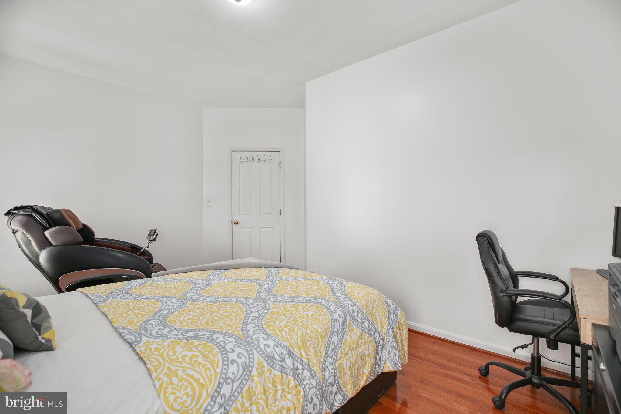 10804 TIDES COURT
