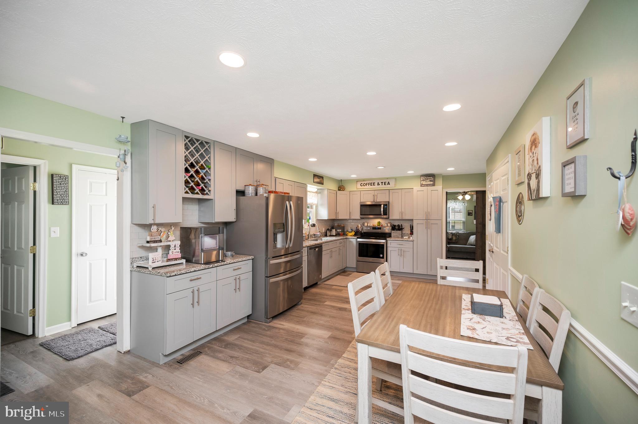 9504 QUAIL MEADOWS DRIVE