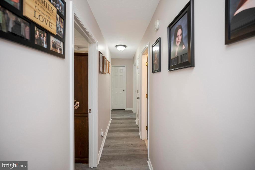 9504 QUAIL MEADOWS DRIVE