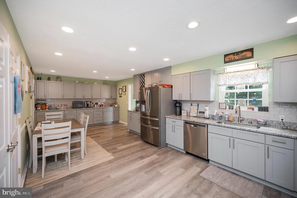 9504 QUAIL MEADOWS DRIVE