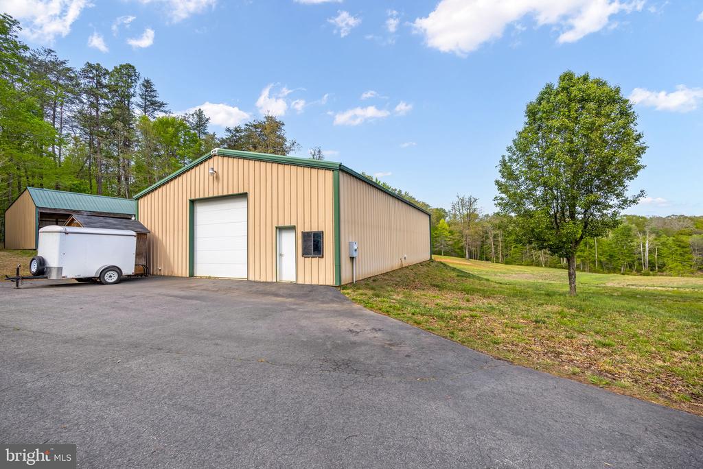6657 LAWYERS ROAD