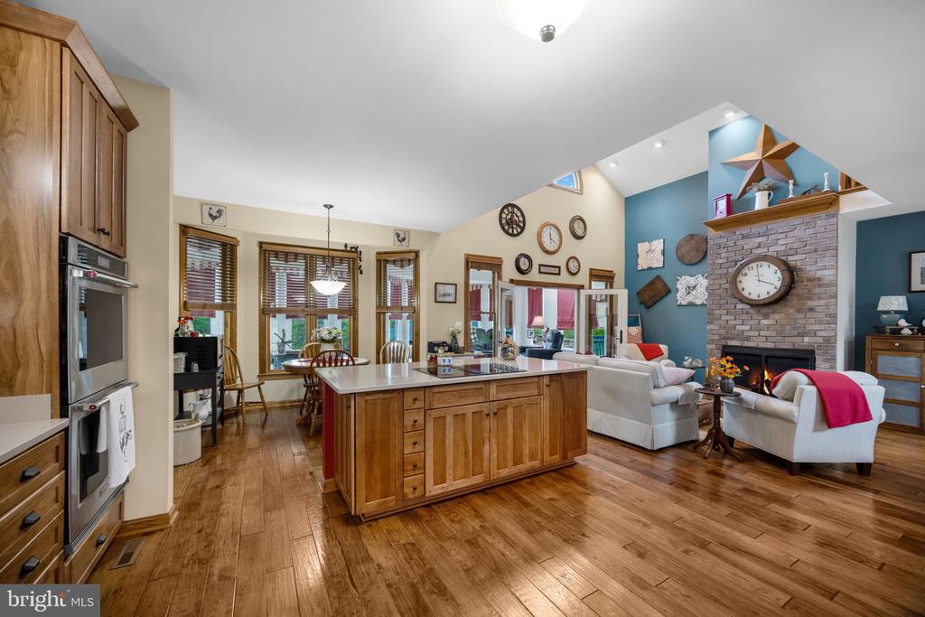 6657 LAWYERS ROAD