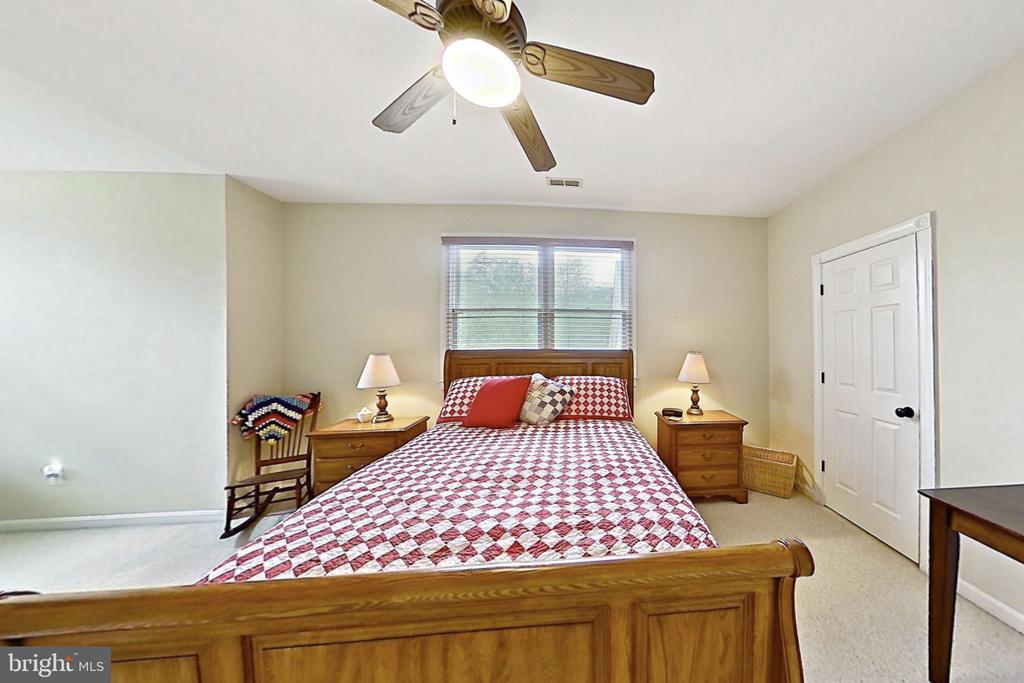 6657 LAWYERS ROAD