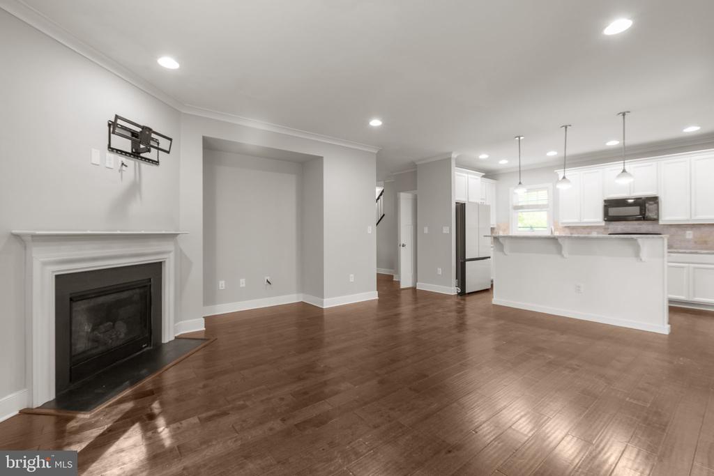 2518 REGENCY DRIVE