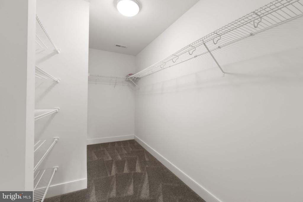 2518 REGENCY DRIVE