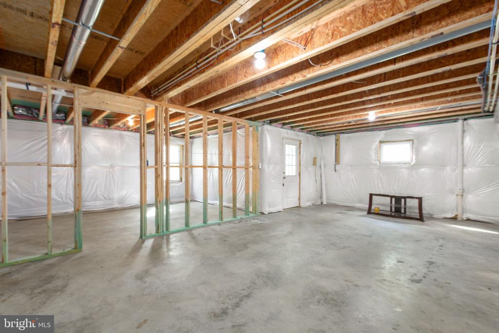 2518 REGENCY DRIVE