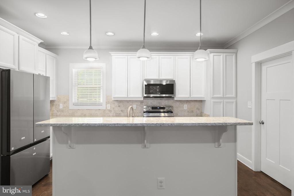 2518 REGENCY DRIVE