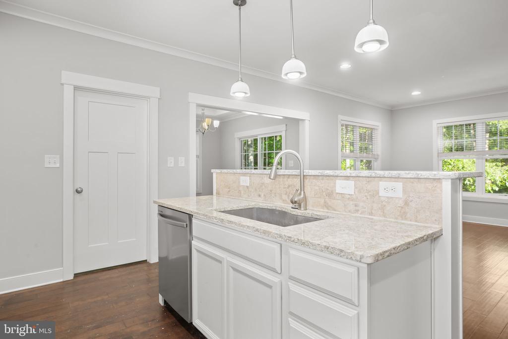 2518 REGENCY DRIVE
