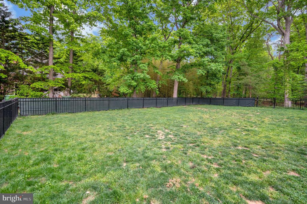8125 LEE JACKSON CIRCLE