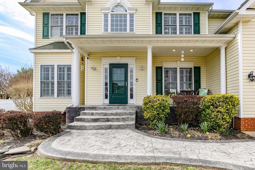 10804 TIDES COURT