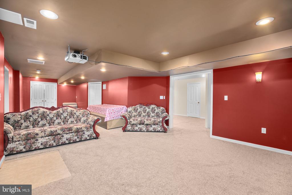 10804 TIDES COURT