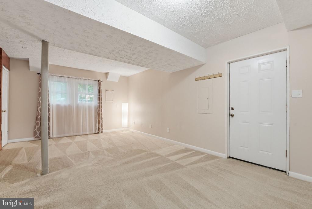 12203 WILDERNESS PARK DRIVE