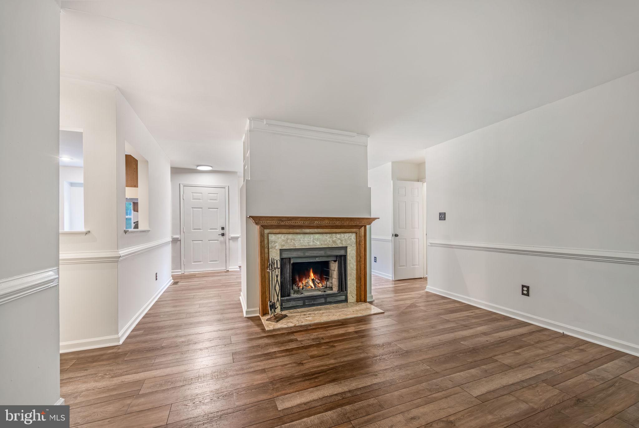 10907 CRESTWOOD DRIVE