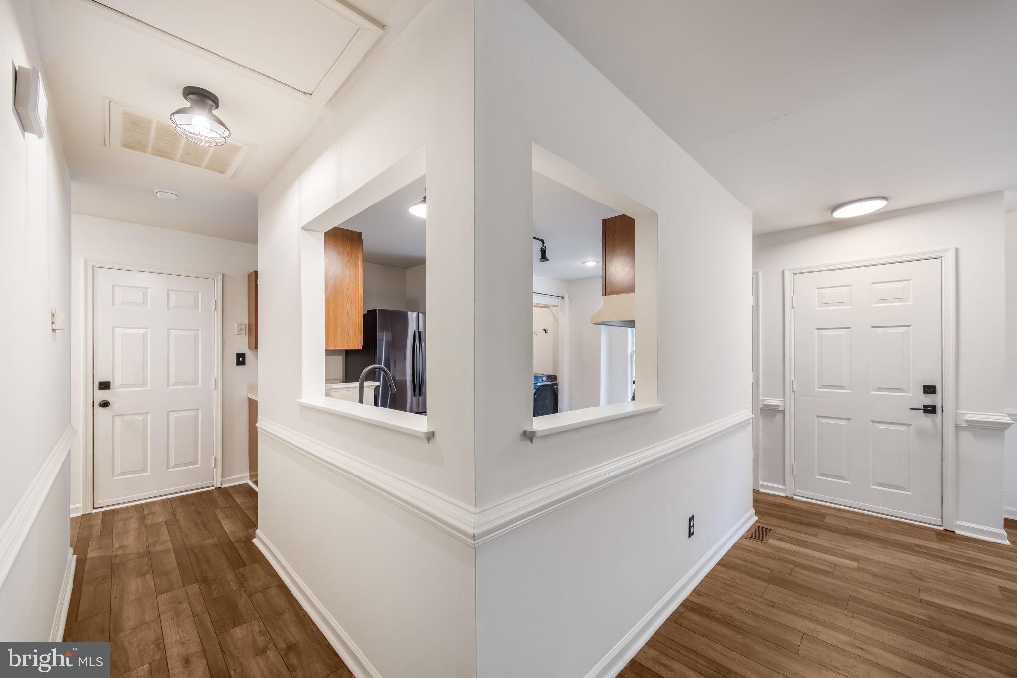10907 CRESTWOOD DRIVE