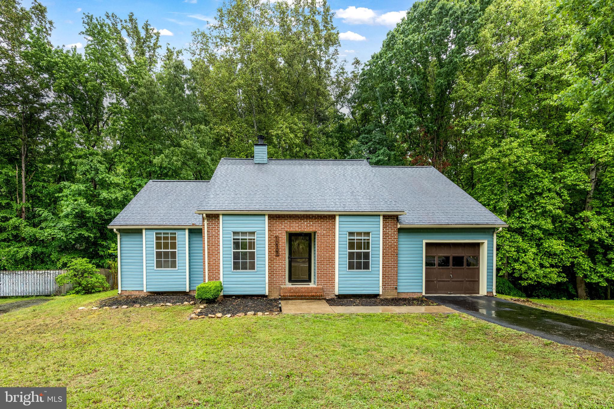 10907 CRESTWOOD DRIVE