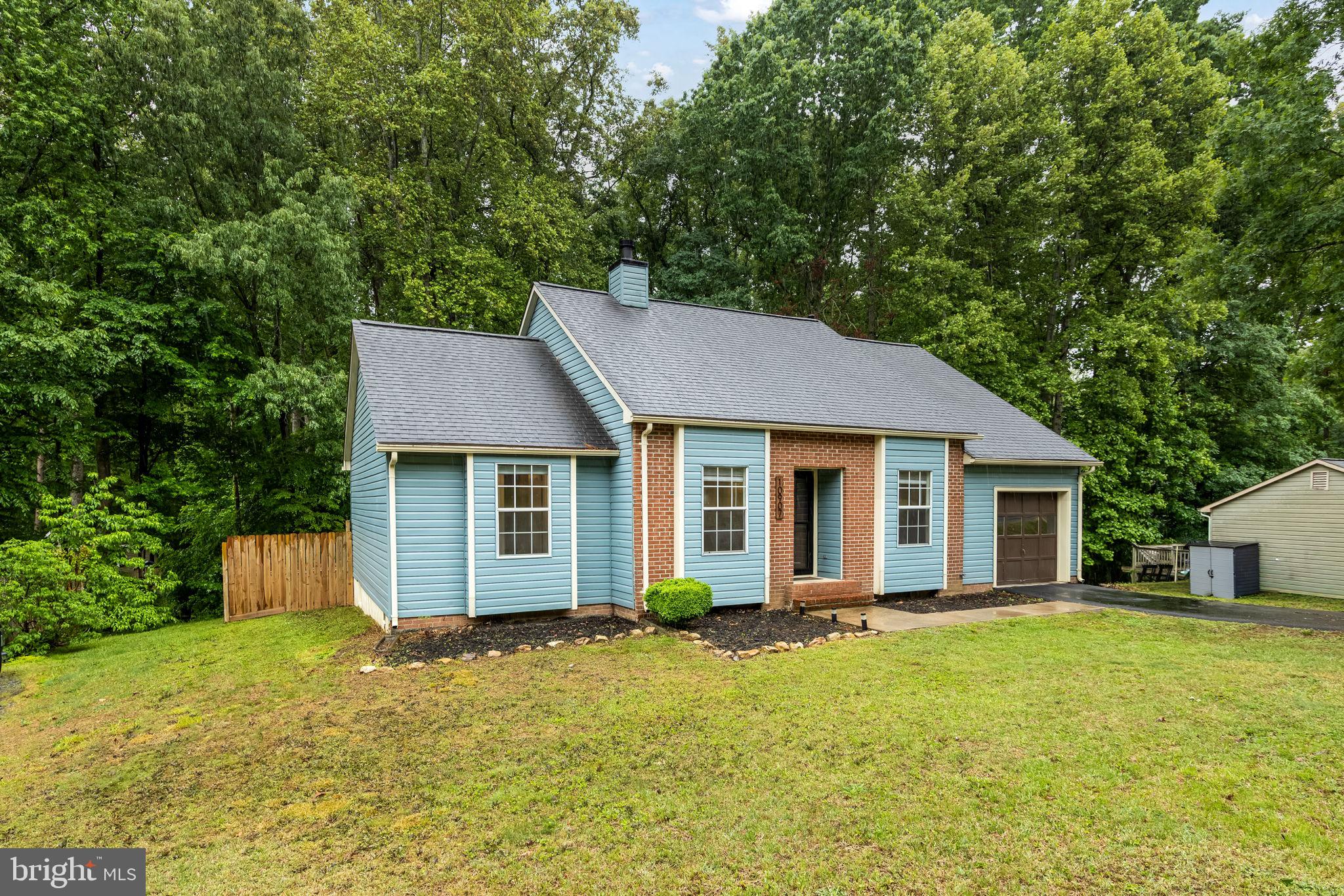 10907 CRESTWOOD DRIVE