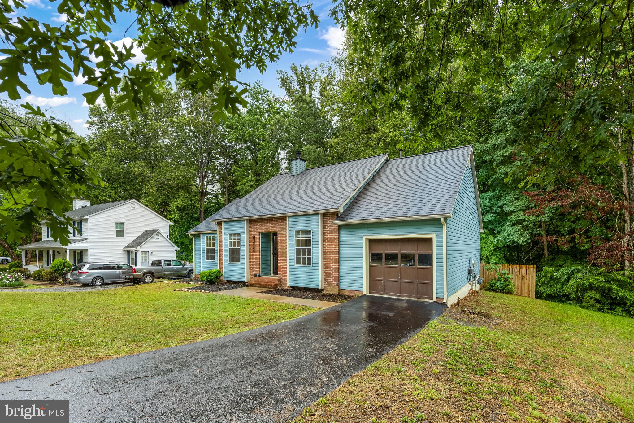 10907 CRESTWOOD DRIVE