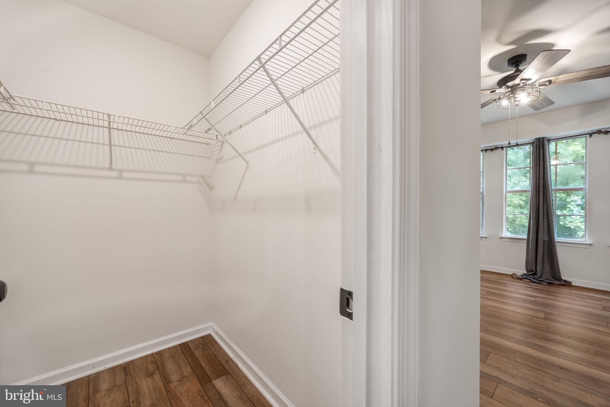 10907 CRESTWOOD DRIVE
