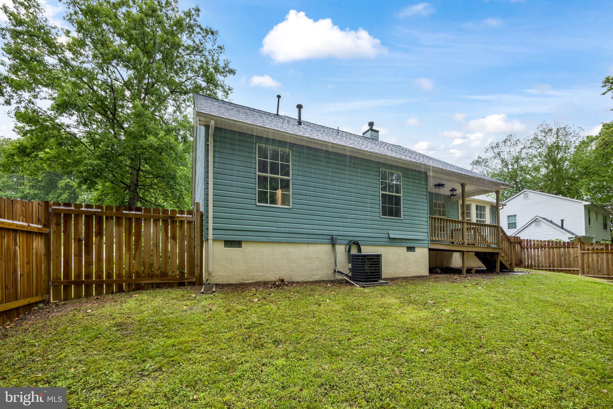 10907 CRESTWOOD DRIVE