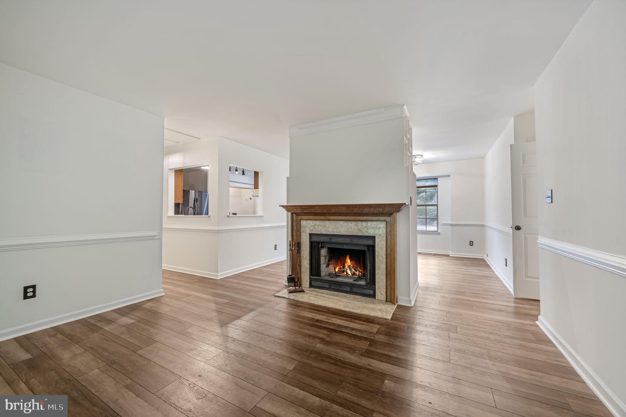 10907 CRESTWOOD DRIVE