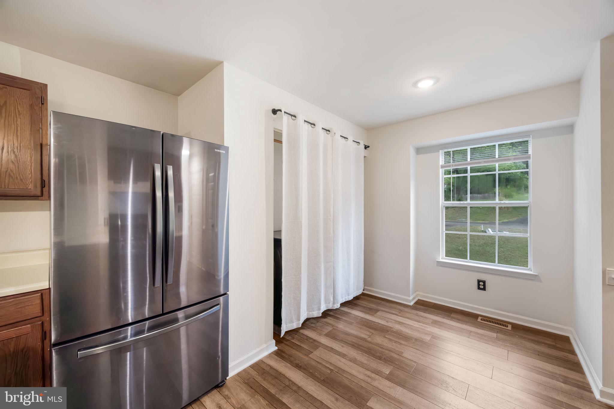 10907 CRESTWOOD DRIVE