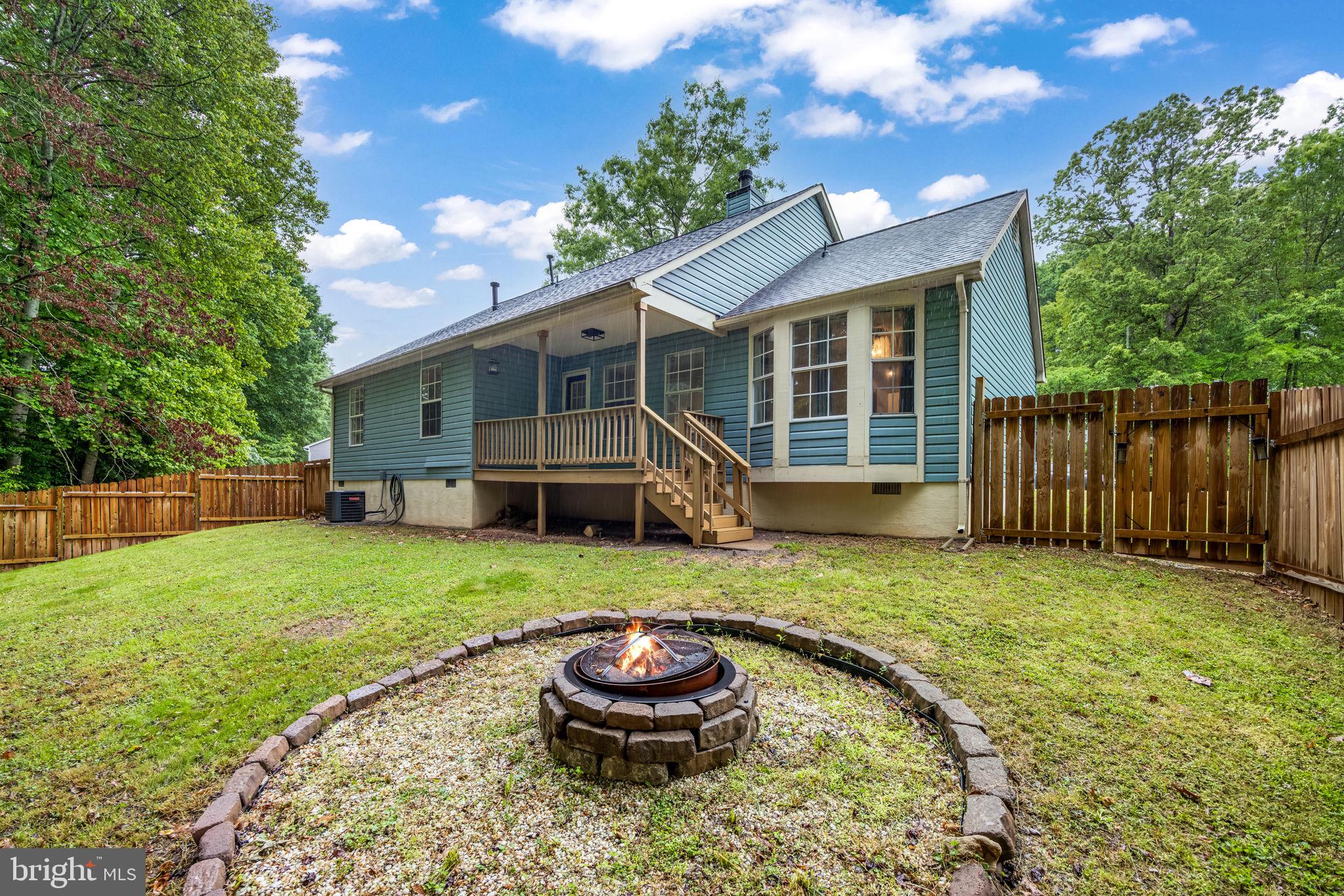 10907 CRESTWOOD DRIVE