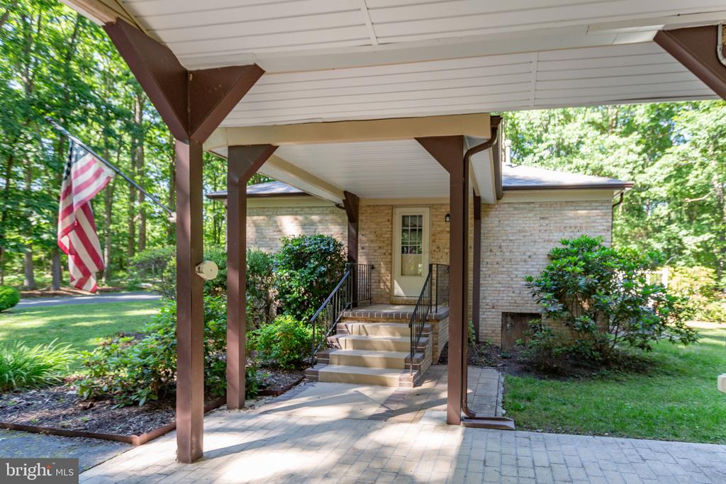 8401 GREY GHOST LANE