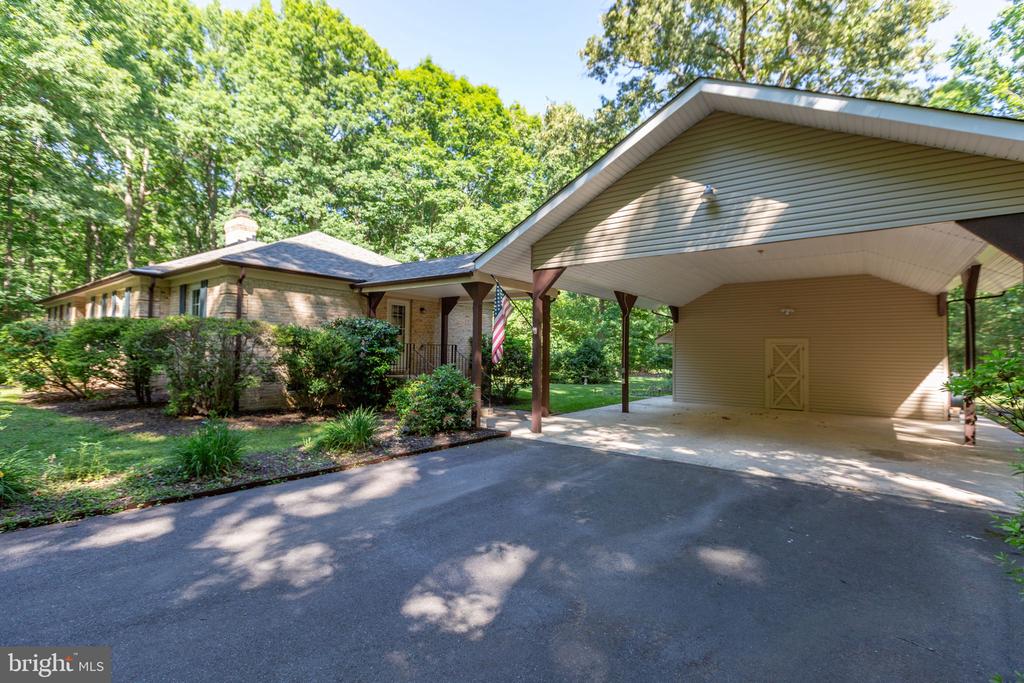 8401 GREY GHOST LANE