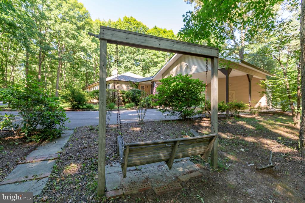 8401 GREY GHOST LANE