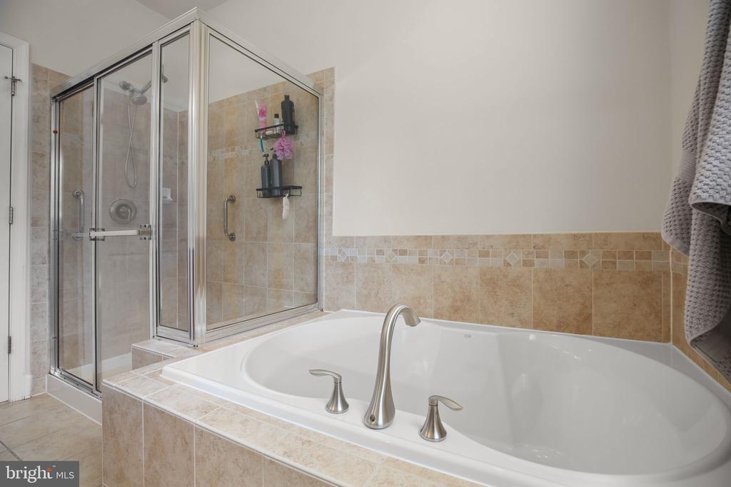 5612 CEDAR MOUNTAIN COURT