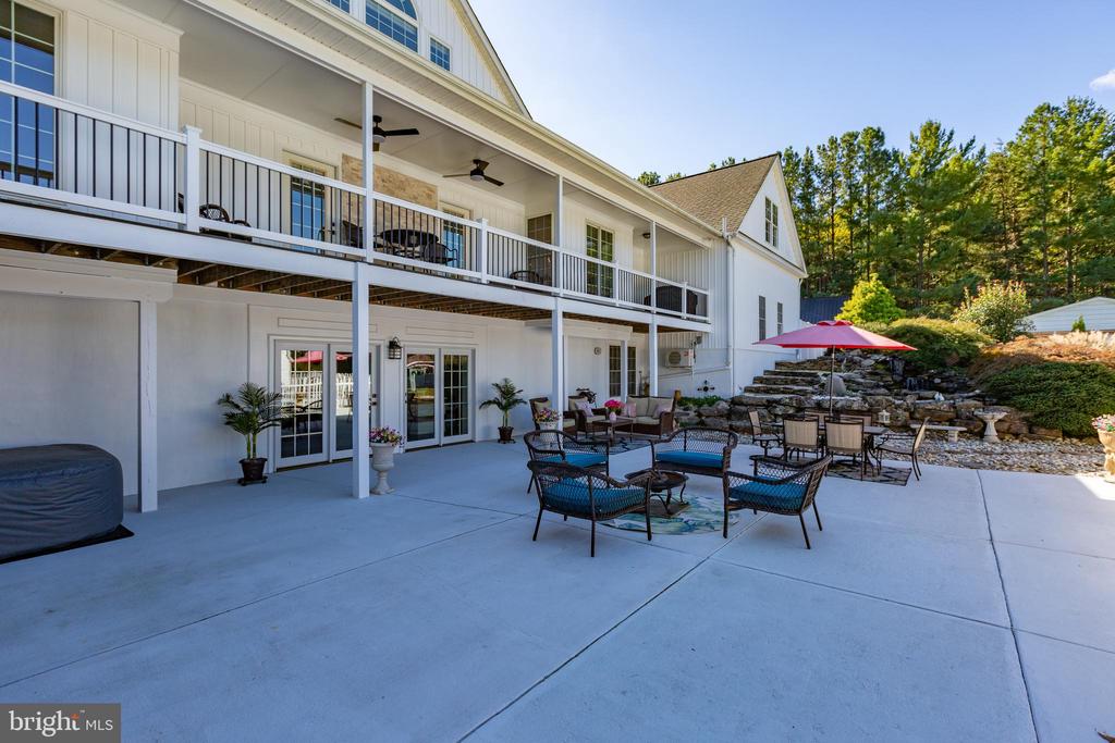 6829 FOX RIDGE ROAD