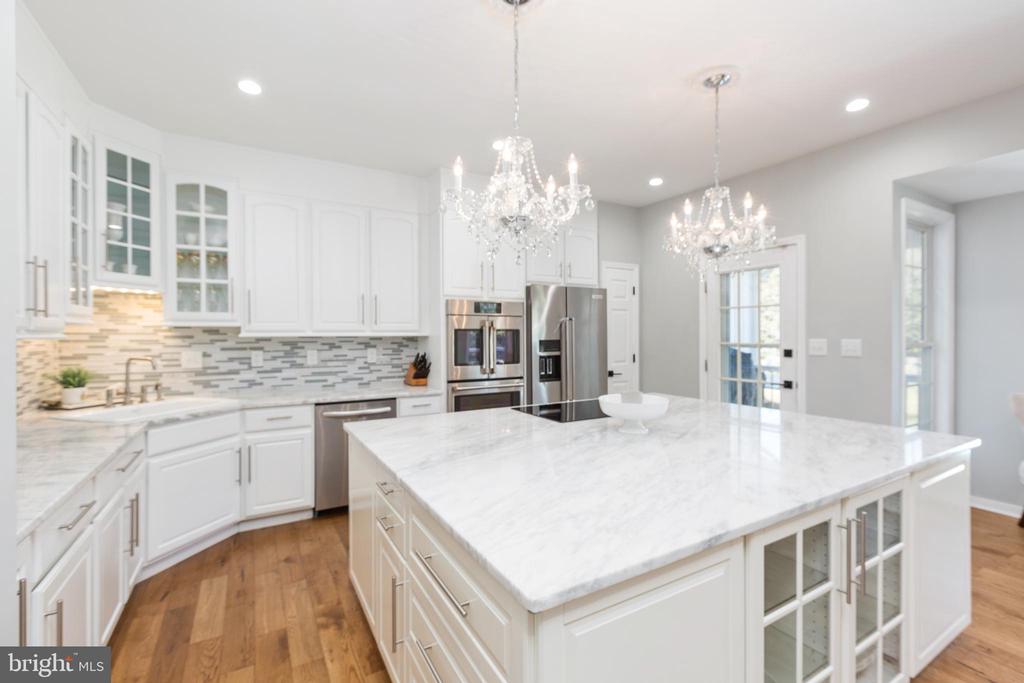 6829 FOX RIDGE ROAD