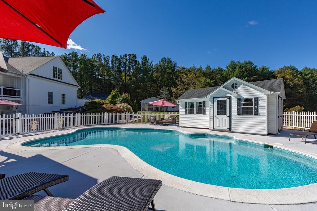 6829 FOX RIDGE ROAD