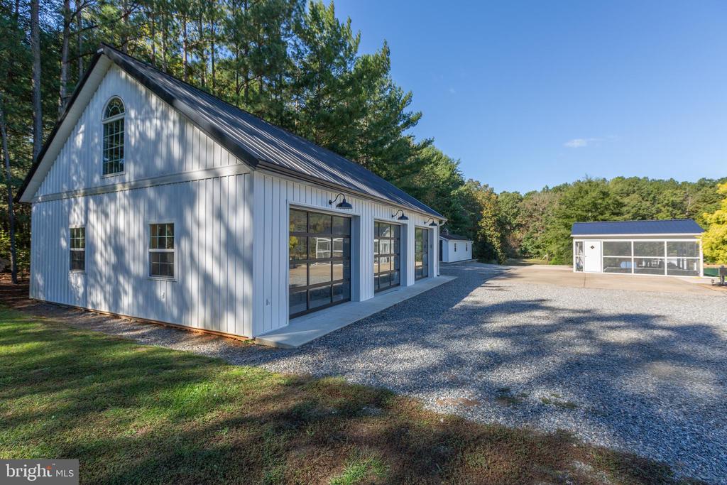 6829 FOX RIDGE ROAD