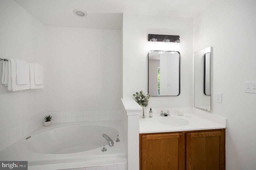 11209 GANDER COURT