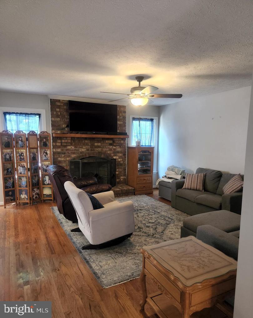 4317 AMELIA DRIVE