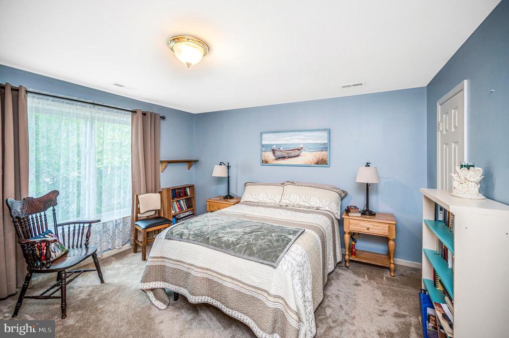 3913 LANCASTER RING ROAD