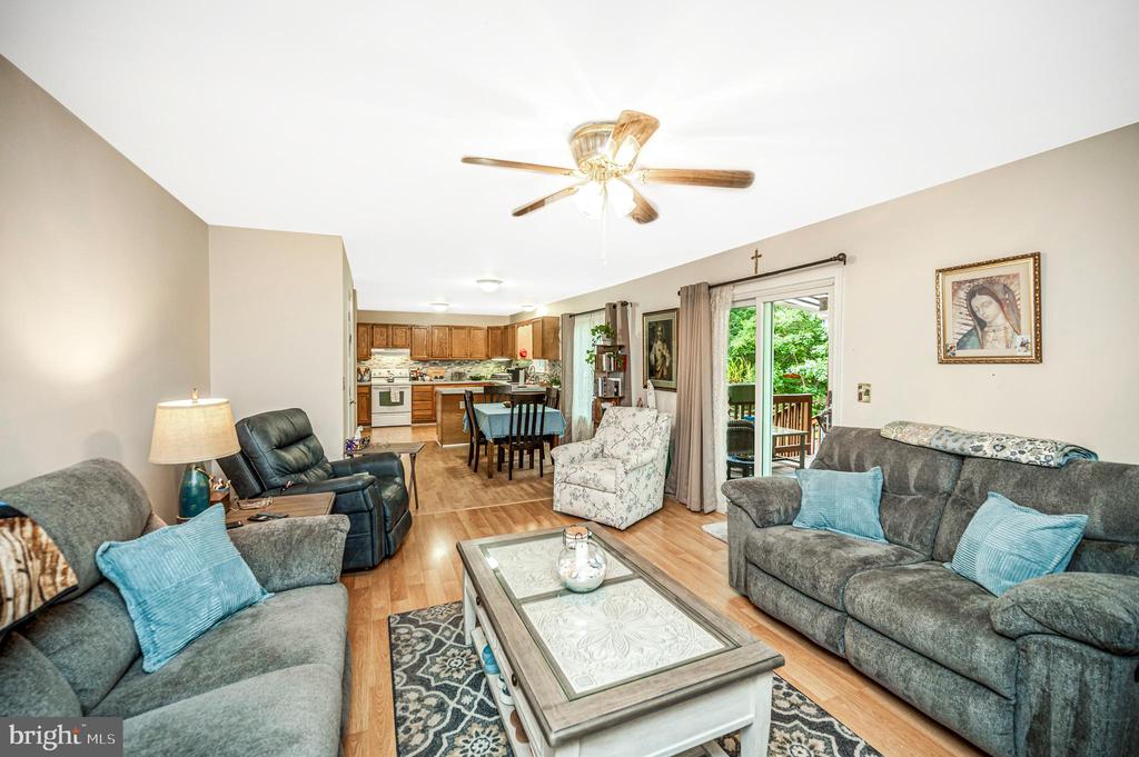 3913 LANCASTER RING ROAD