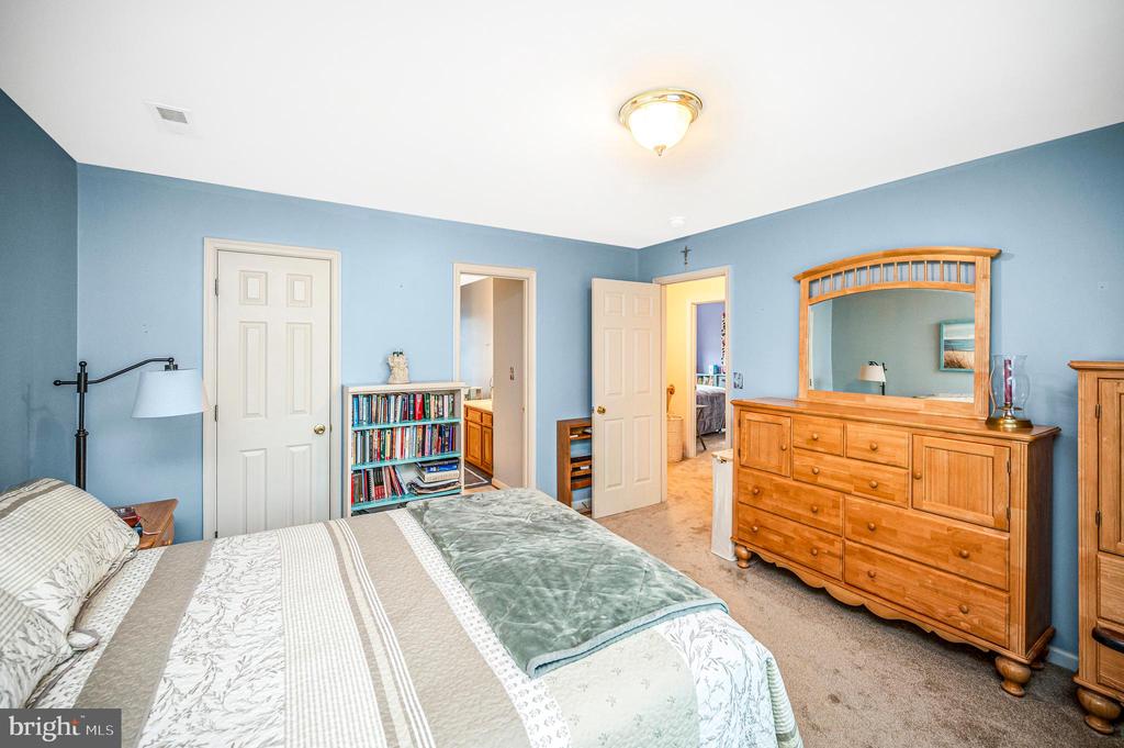 3913 LANCASTER RING ROAD