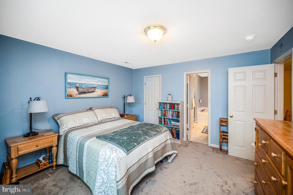 3913 LANCASTER RING ROAD