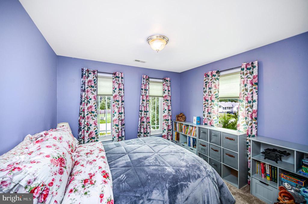 3913 LANCASTER RING ROAD