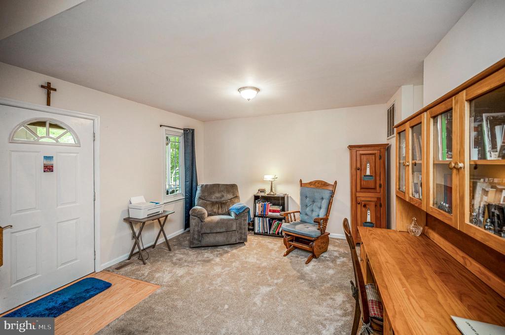 3913 LANCASTER RING ROAD