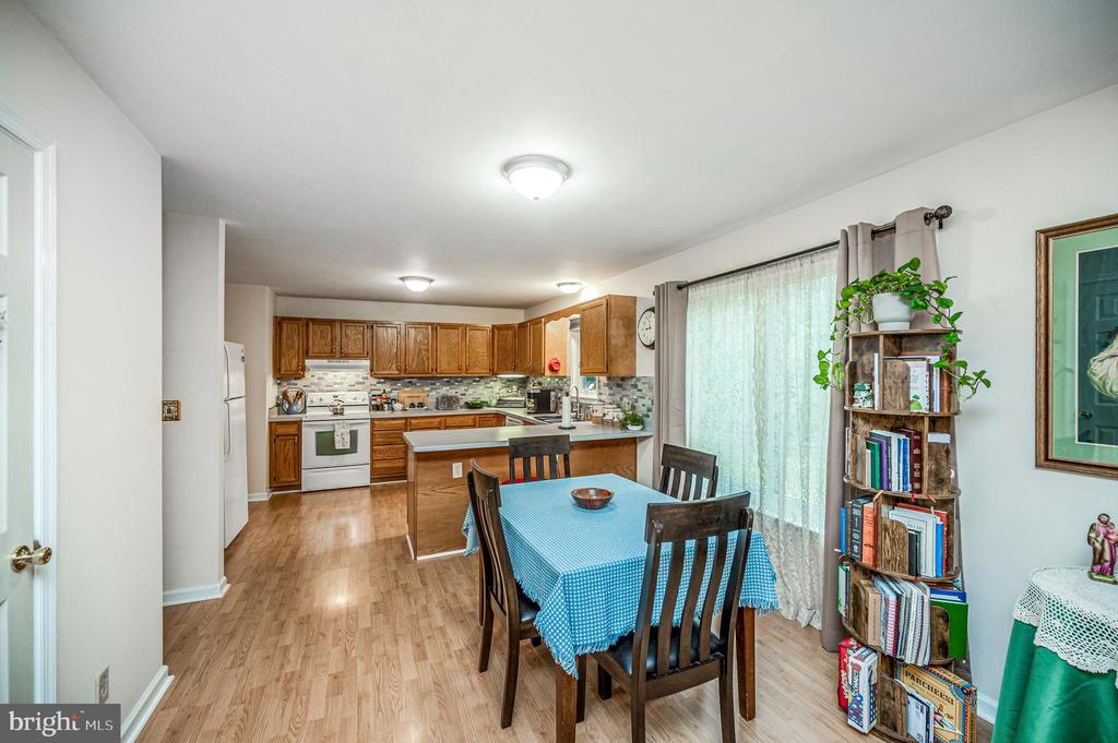 3913 LANCASTER RING ROAD