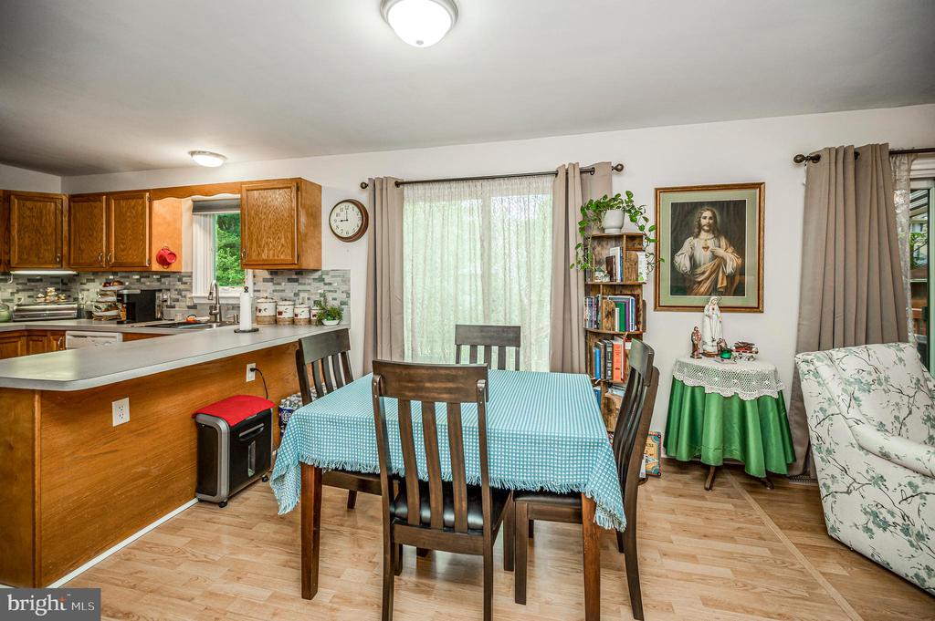 3913 LANCASTER RING ROAD