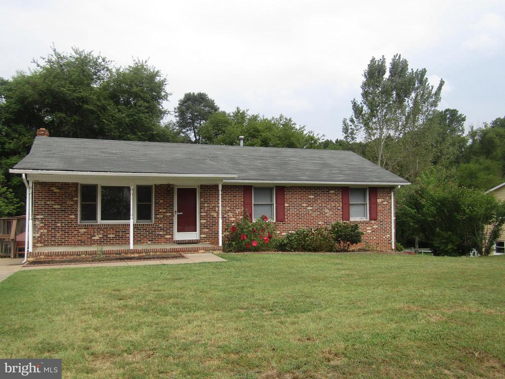 905 DEWBERRY DRIVE