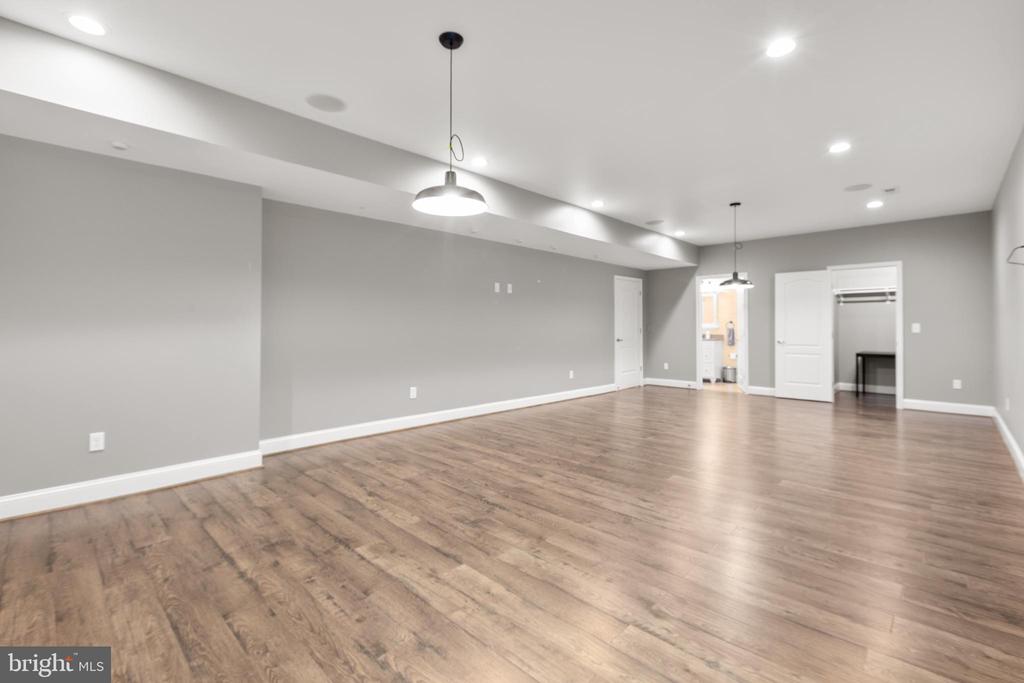 10006 WOFFORD WAY