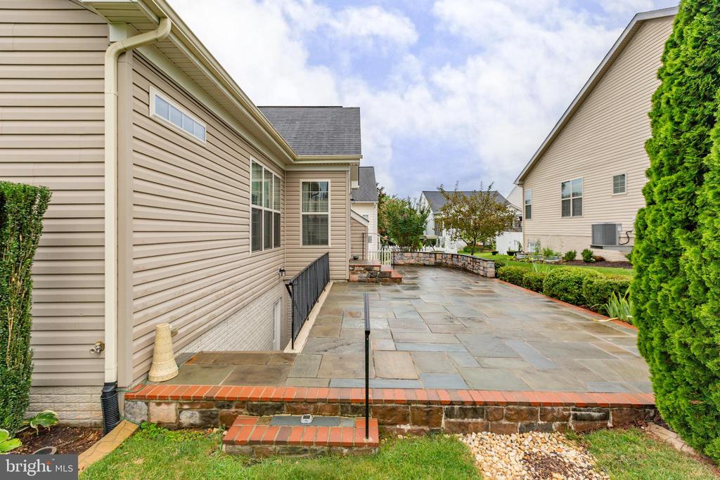 10006 WOFFORD WAY