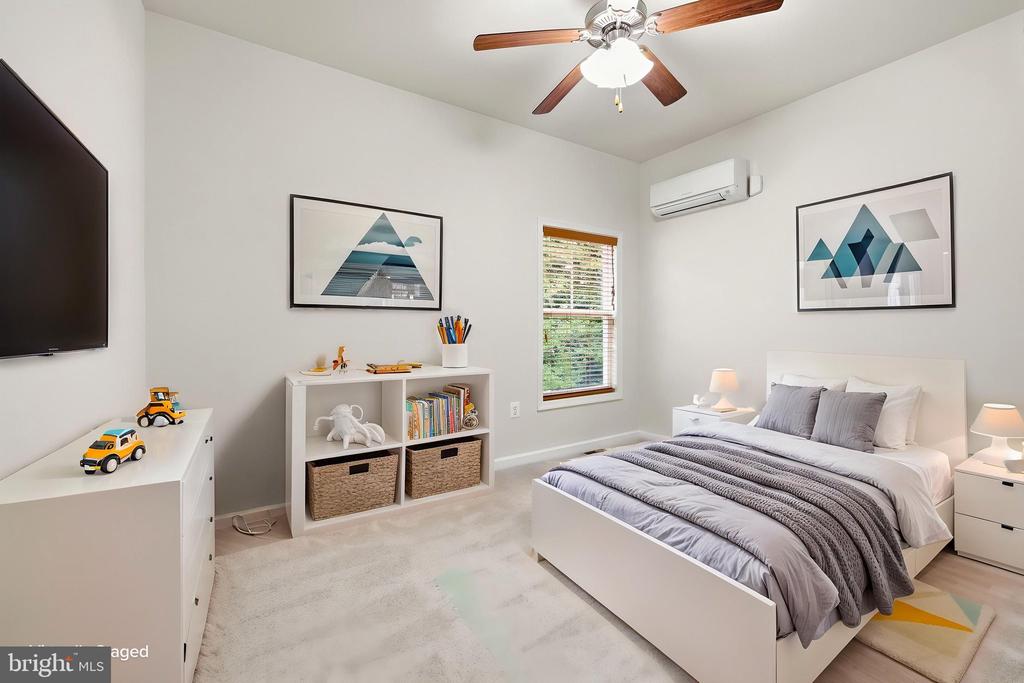 6121 SUNLIGHT MOUNTAIN
